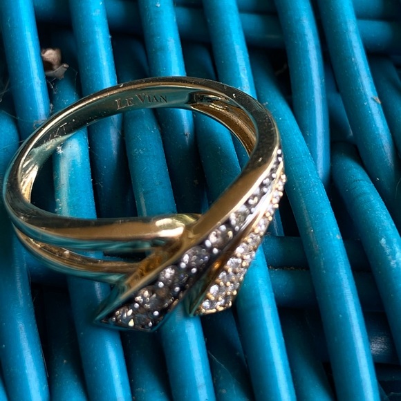 LeVian Ring w/ Chocolate & white diamonds. Size 7 - Picture 5 of 9